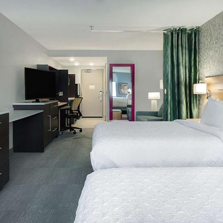 Home2 Suites By Hilton Grand Rapids Airport Kentwood ภายนอก รูปภาพ