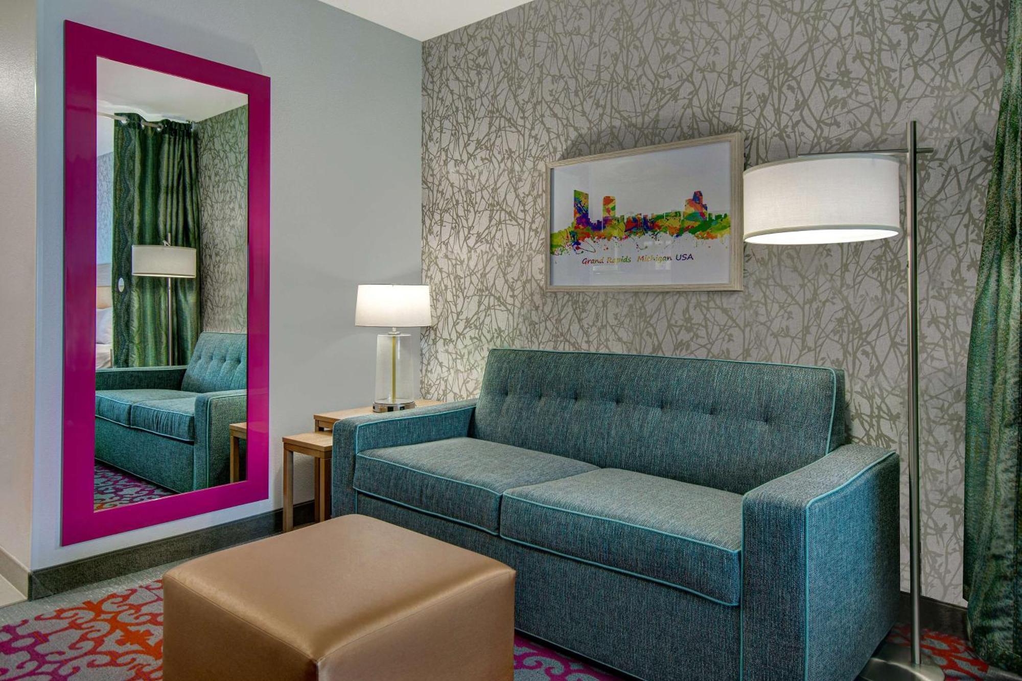 Home2 Suites By Hilton Grand Rapids Airport Kentwood ภายนอก รูปภาพ