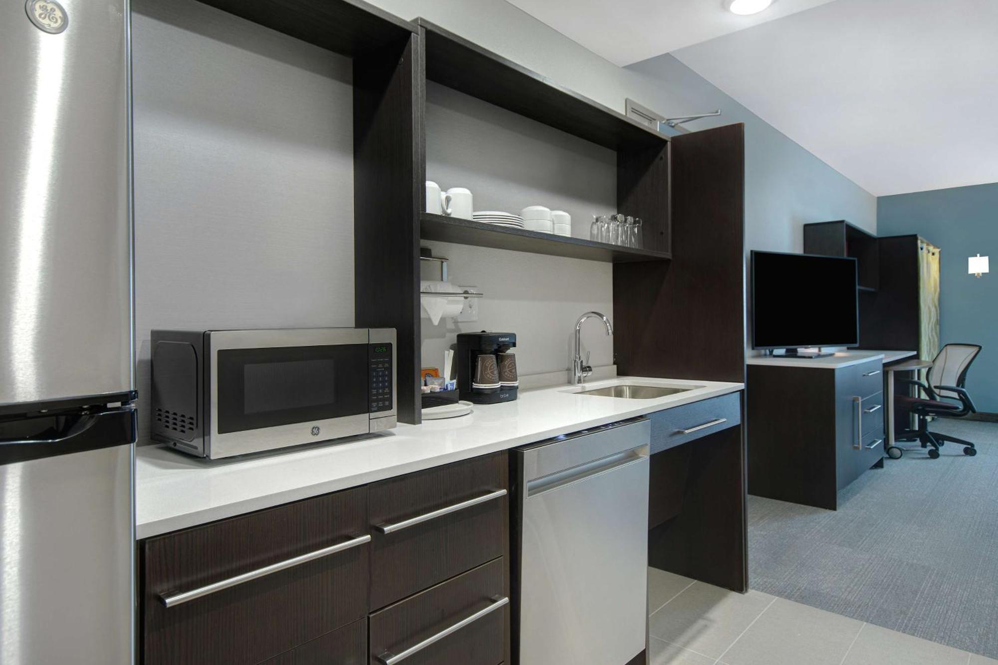 Home2 Suites By Hilton Grand Rapids Airport Kentwood ภายนอก รูปภาพ