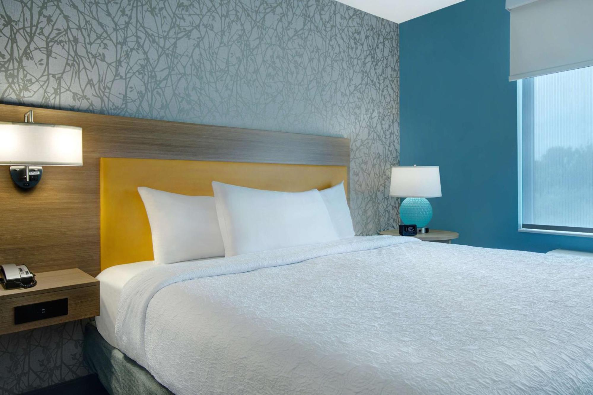Home2 Suites By Hilton Grand Rapids Airport Kentwood ภายนอก รูปภาพ