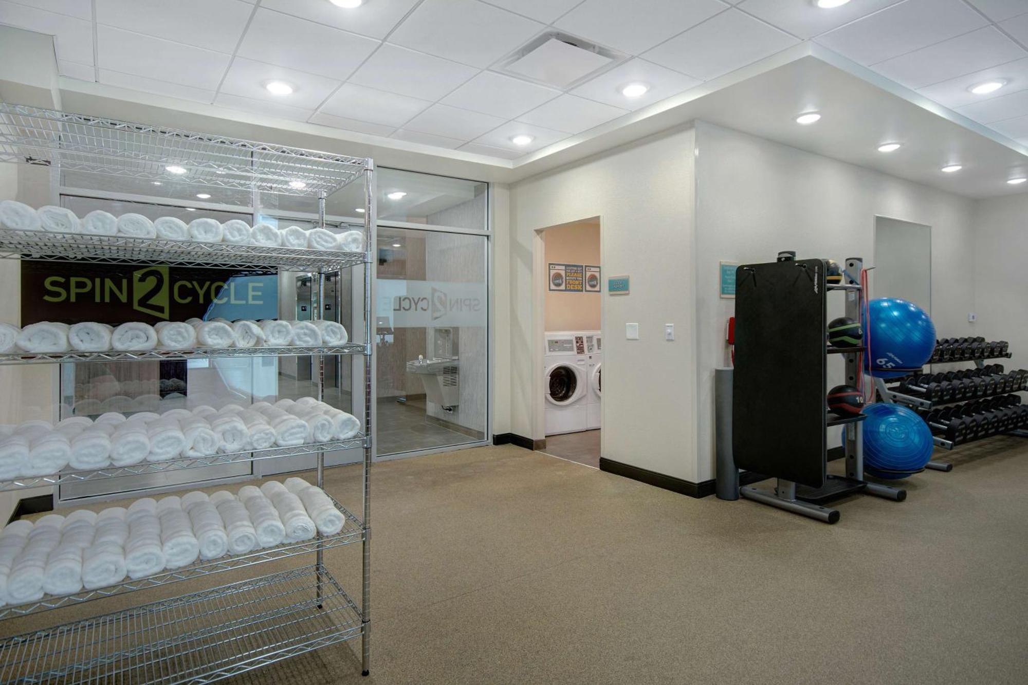 Home2 Suites By Hilton Grand Rapids Airport Kentwood ภายนอก รูปภาพ