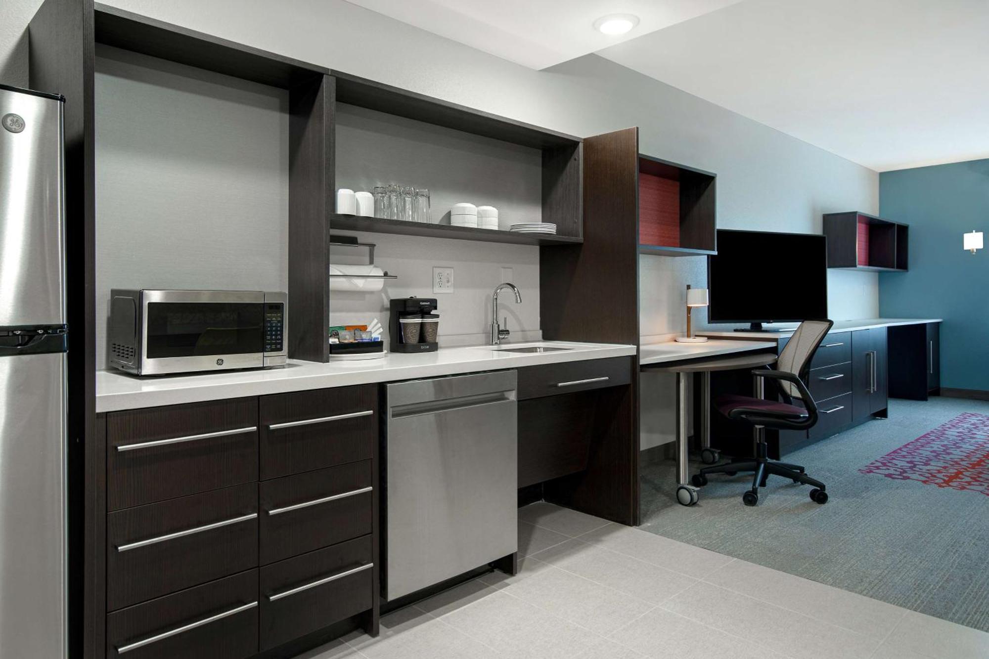 Home2 Suites By Hilton Grand Rapids Airport Kentwood ภายนอก รูปภาพ