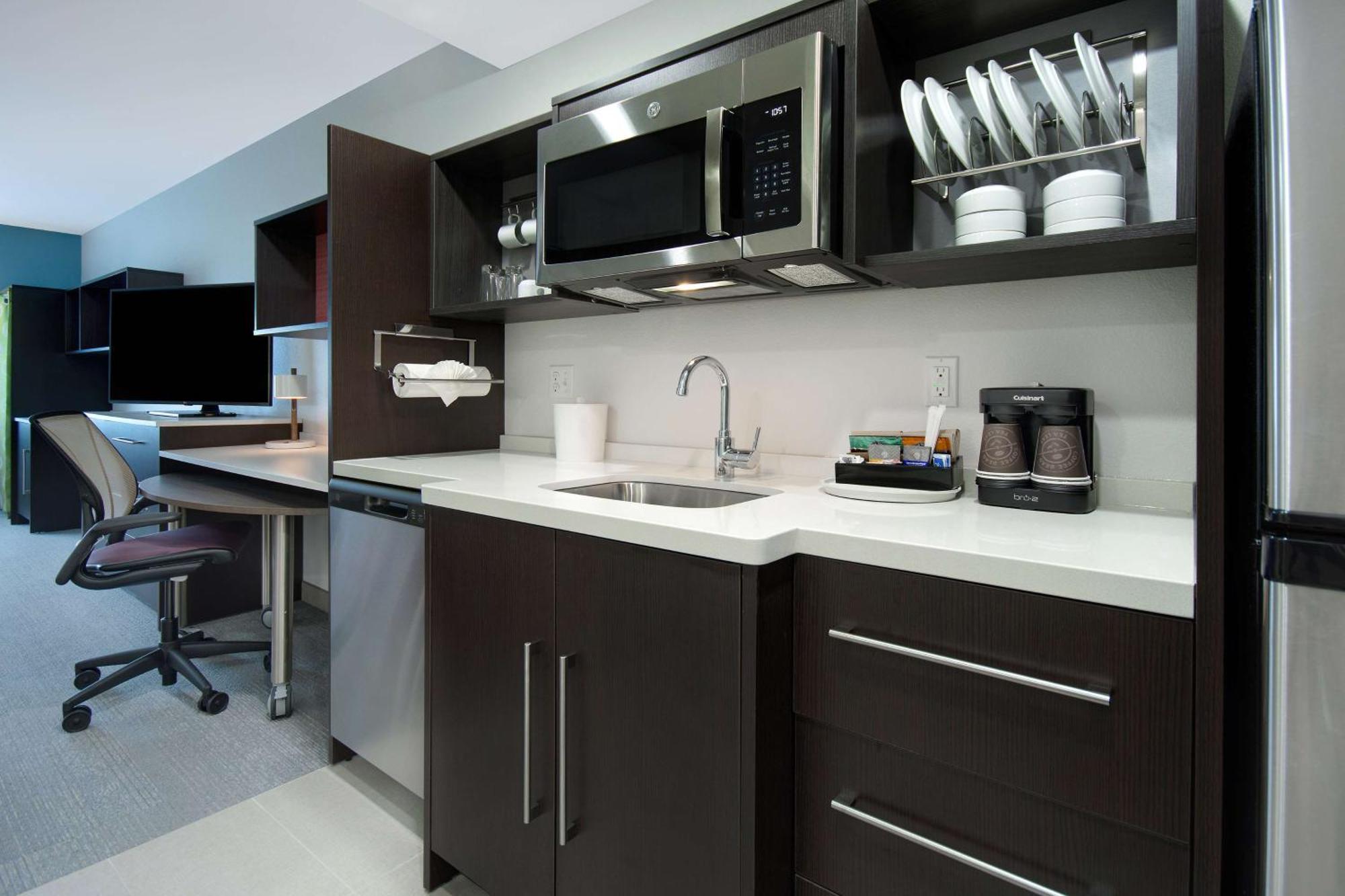 Home2 Suites By Hilton Grand Rapids Airport Kentwood ภายนอก รูปภาพ
