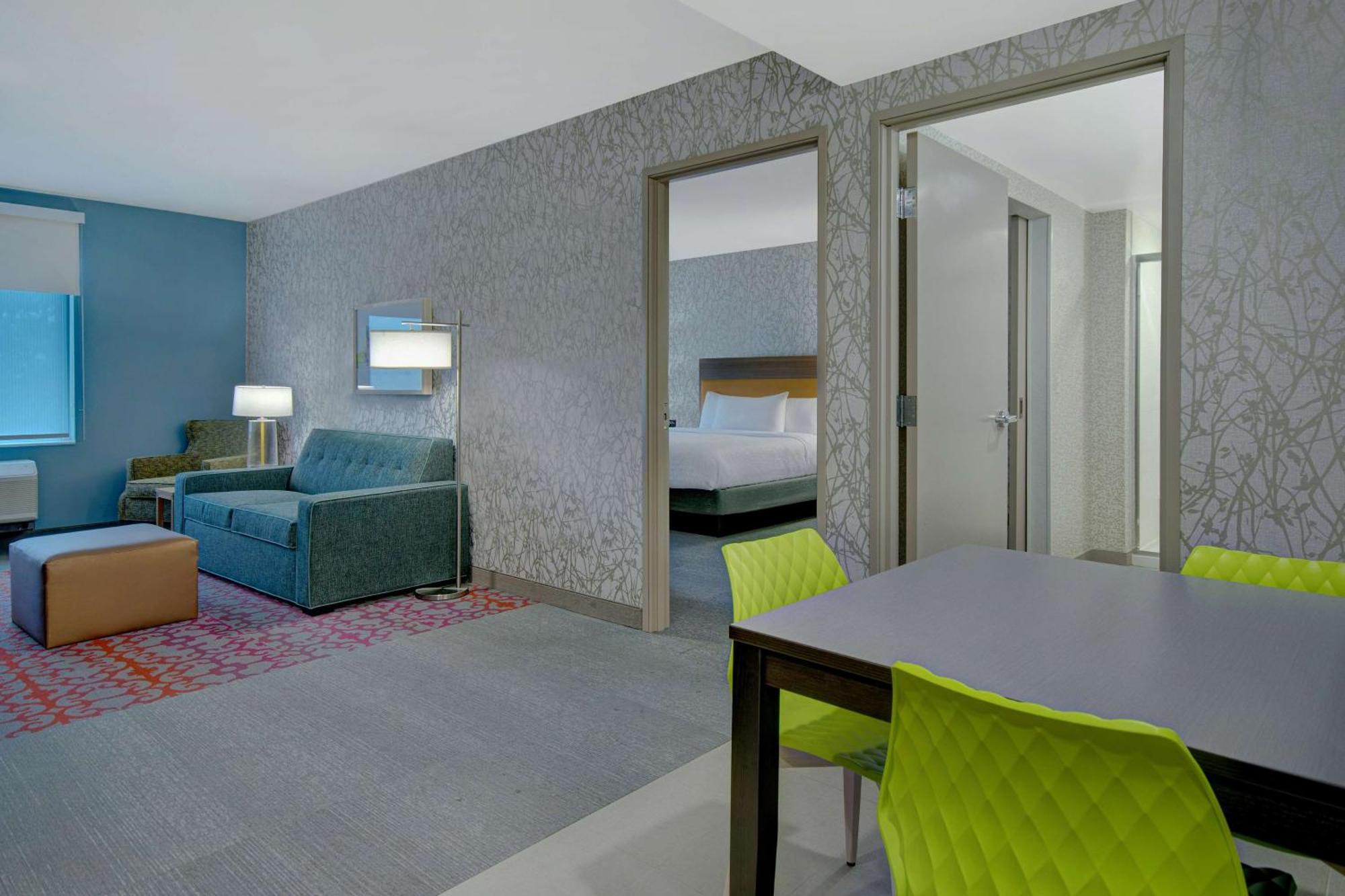 Home2 Suites By Hilton Grand Rapids Airport Kentwood ภายนอก รูปภาพ