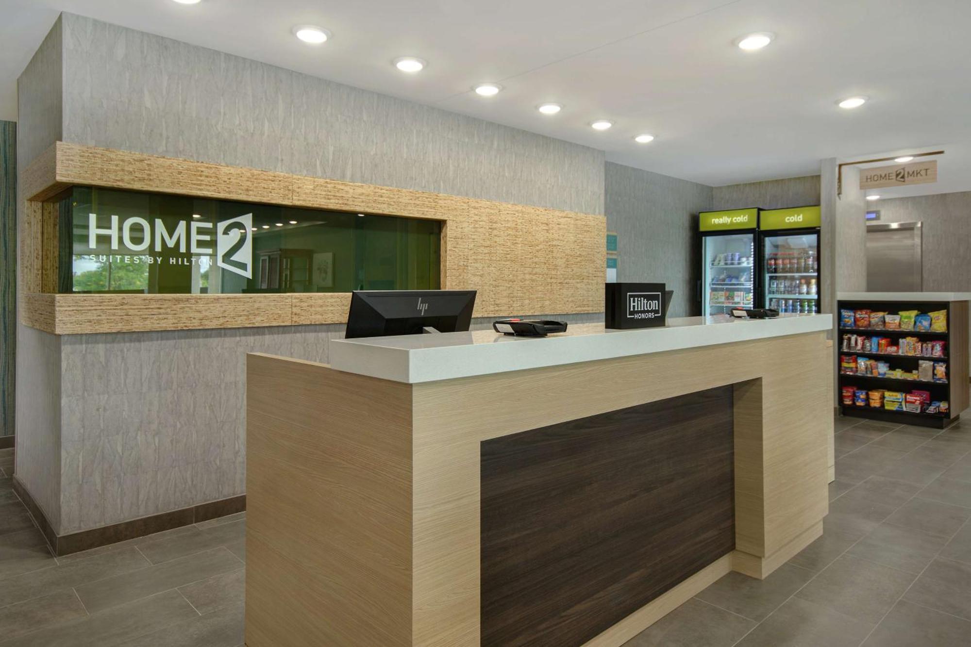 Home2 Suites By Hilton Grand Rapids Airport Kentwood ภายนอก รูปภาพ